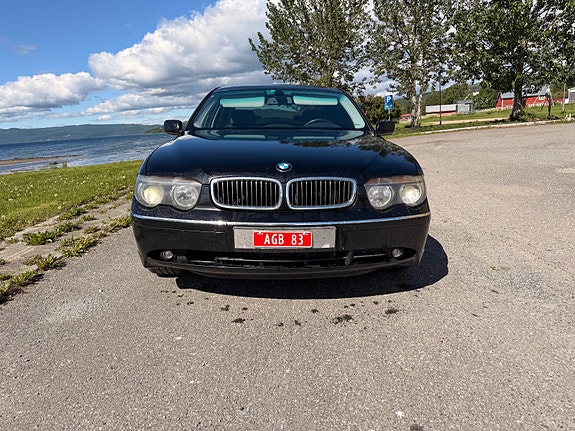 BMW 7-Serie 2 of 16