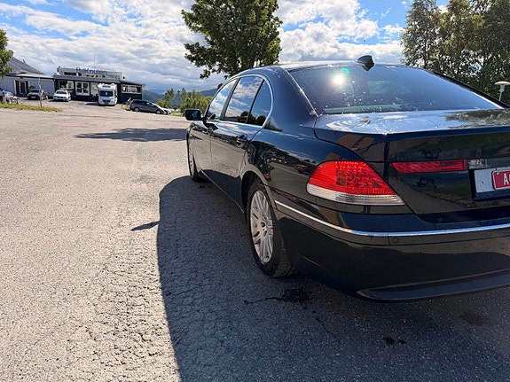 BMW 7-Serie 6 of 16