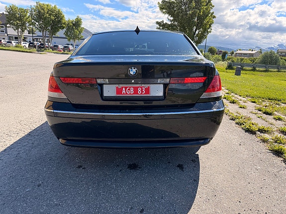 BMW 7-Serie 5 of 16