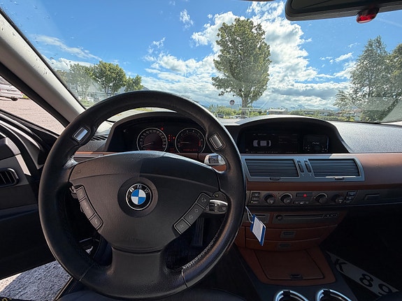 BMW 7-Serie 8 of 16