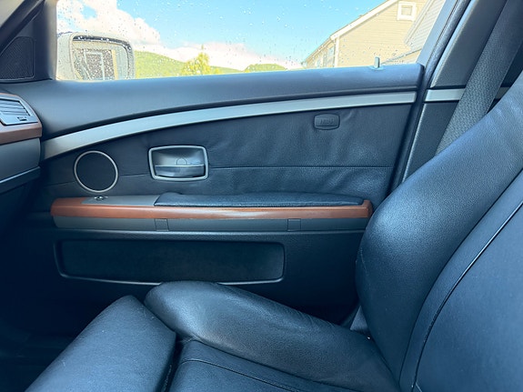 BMW 7-Serie 16 of 16
