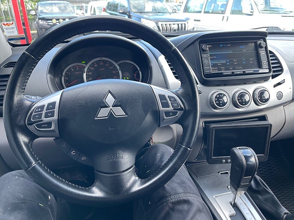 Mitsubishi L200 10 of 30
