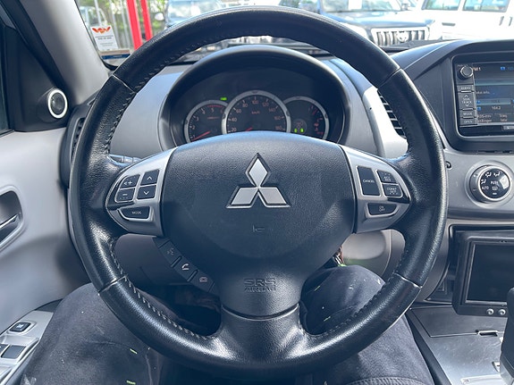 Mitsubishi L200 11 of 30