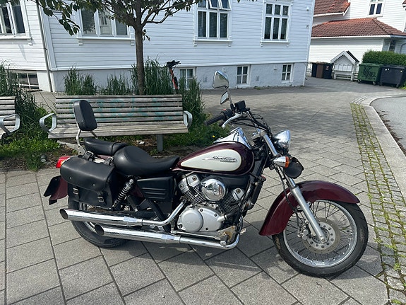 Honda VT 125 Shadow 2 of 5