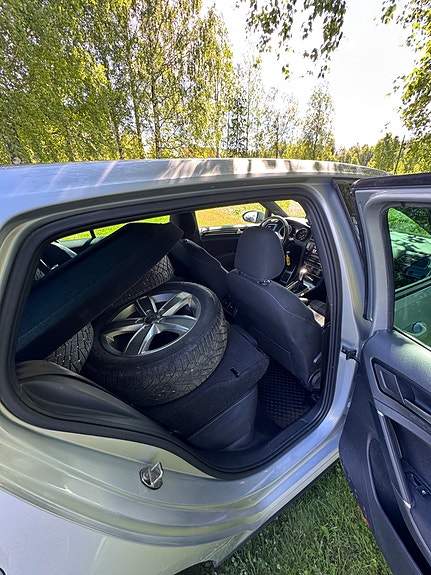 Volkswagen Golf VII 18 of 22