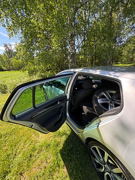 Volkswagen Golf VII 15 of 22