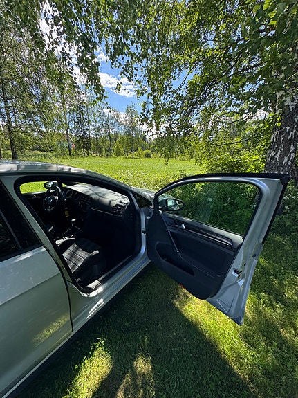 Volkswagen Golf VII 19 of 22