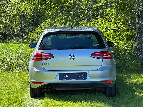 Volkswagen Golf VII 8 of 22
