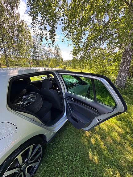 Volkswagen Golf VII 17 of 22