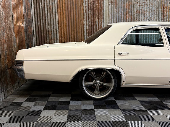 Chevrolet Impala 5 of 5