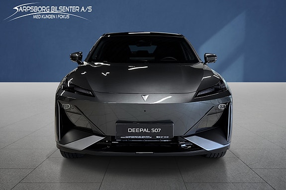 Changan Deepal S07 2 of 5