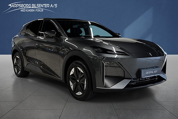 Changan Deepal S07 3 of 5
