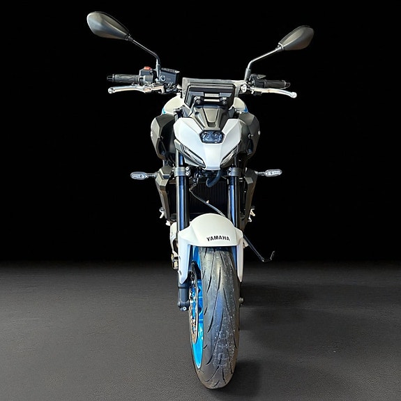 Yamaha MT-07 3 of 4