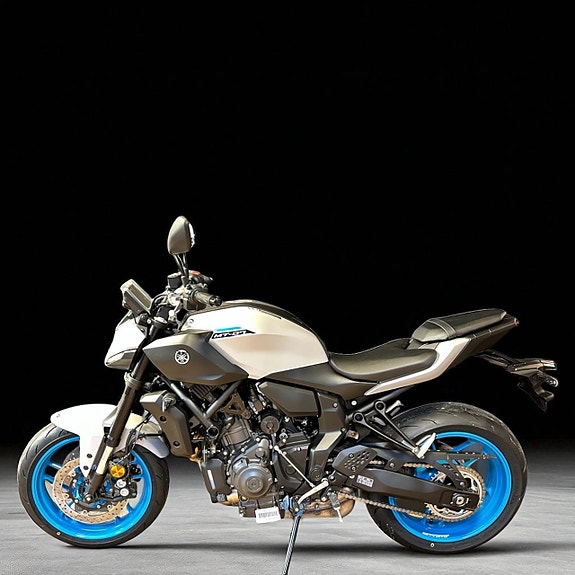 Yamaha MT-07 2 of 4