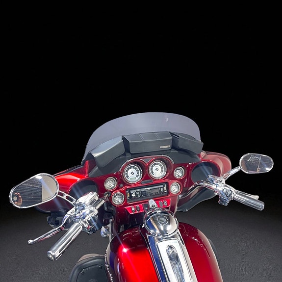 Harley-Davidson CVO Ultra Classic - FLHTCUSE4 4 of 5