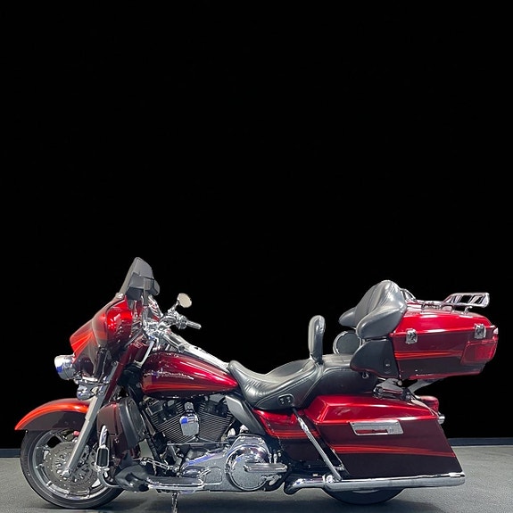 Harley-Davidson CVO Ultra Classic - FLHTCUSE4 2 of 5