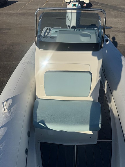BRIG Eagle 6.7 - "HANKØ MIAMI Edition", HVIT MERCURY, 2 x SIMRAD, JL Marine Ster 5 of 5