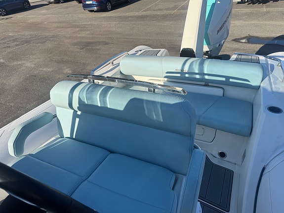 BRIG Eagle 6.7 - "HANKØ MIAMI Edition", HVIT MERCURY, 2 x SIMRAD, JL Marine Ster 3 of 5
