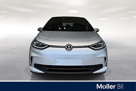 Volkswagen ID.3 3 of 5