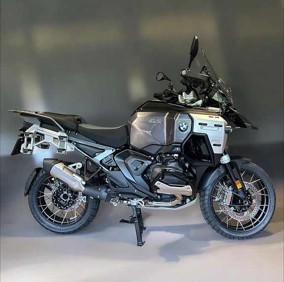 BMW R 1300 GSA TRIPLE BLACK 2 of 5
