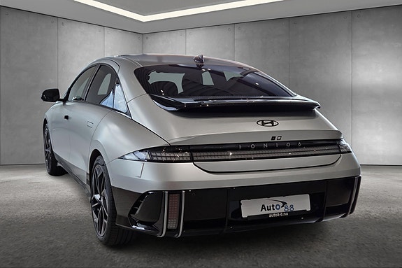Hyundai Ioniq 6 4 of 5