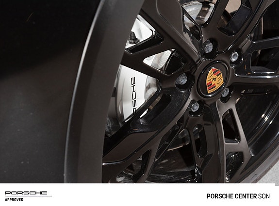 Porsche Taycan Cross Turismo 8 of 15
