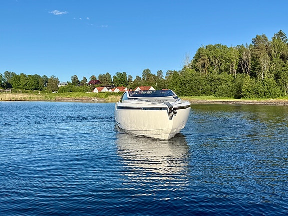 Fairline F//line 33 4 of 5