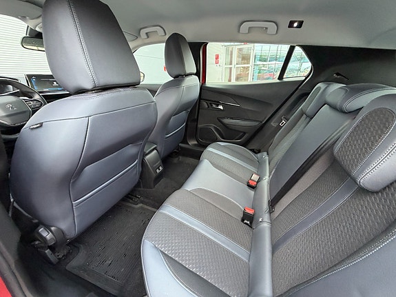 Peugeot 2008 25 of 28