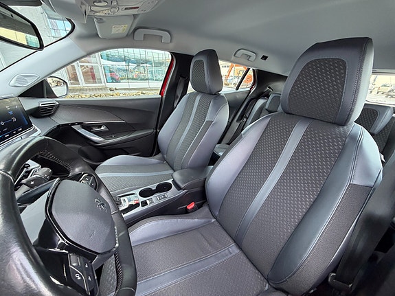 Peugeot 2008 6 of 28
