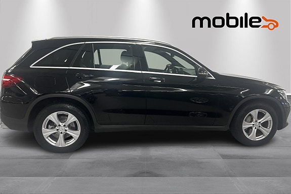 Mercedes-Benz GLC220 d 2 of 5