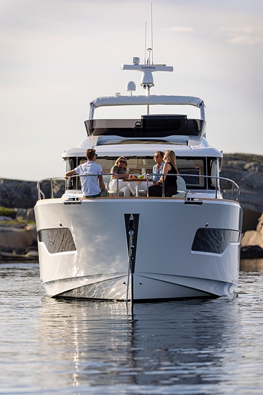 Nimbus 495 Flybridge 2 of 5