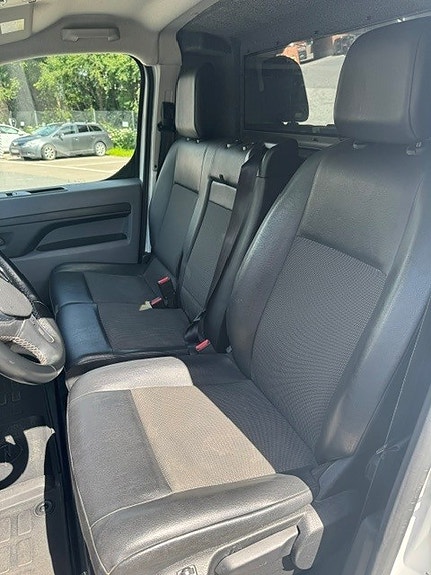 Opel Vivaro 8 of 12