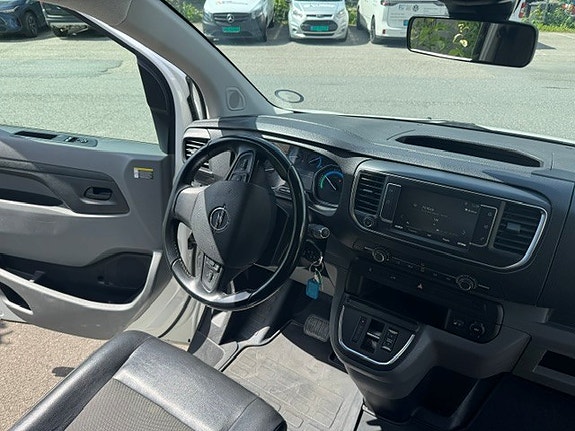 Opel Vivaro 10 of 12
