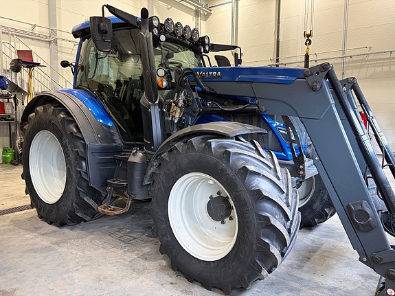 Valtra N174D VENDBAR FØRERPLASS GARANTI LASTER MYE UTSTYR 2017, kr 848 000,-