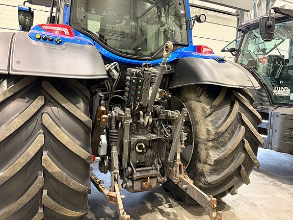 Valtra N174D VENDBAR FØRERPLASS GARANTI LASTER MYE UTSTYR 2017, kr 848 000,-