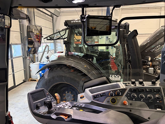 Valtra N174D VENDBAR FØRERPLASS GARANTI LASTER MYE UTSTYR 2017, kr 848 000,-