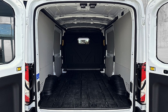 Ford Transit 10 of 23
