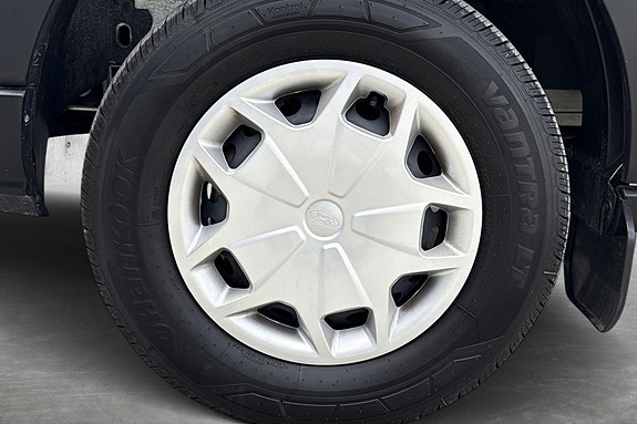 Ford Transit 9 of 23
