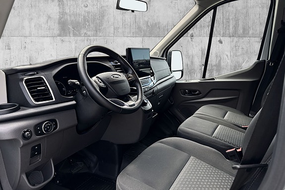 Ford Transit 12 of 23