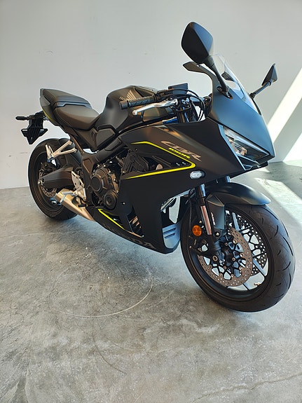 Honda CBR650 2 of 5