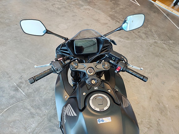 Honda CBR650 3 of 5