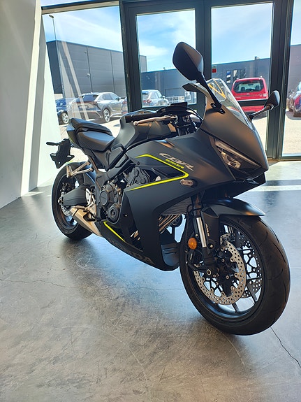 Honda CBR650 7 of 7
