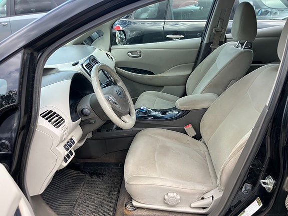 Nissan Leaf 5 of 5