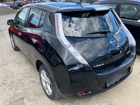 Nissan Leaf 3 of 5