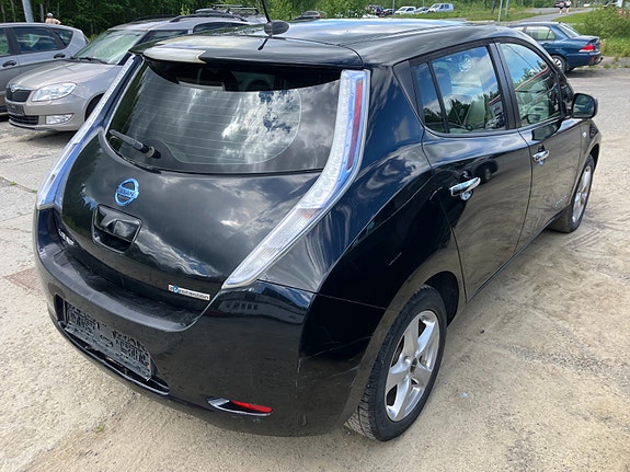 Nissan Leaf 4 of 5
