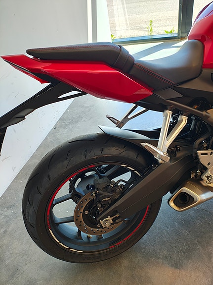 Honda CBR650 9 of 10