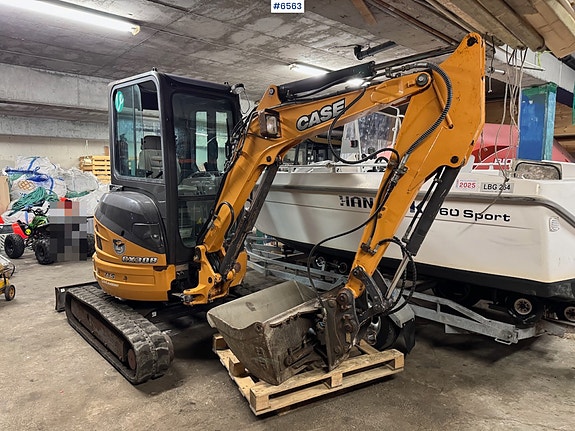 Case CX 30B S2 ZTS m/ 3 skuffer, klype og henger. 2 of 5