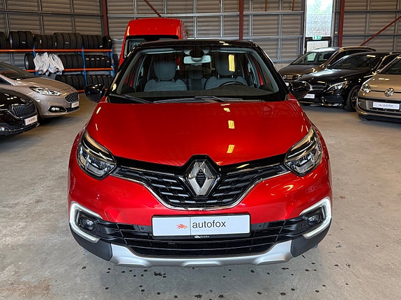 Renault Captur 3 of 5