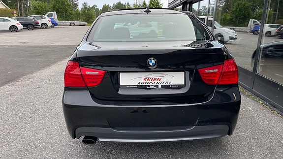 BMW 318i 8 of 28