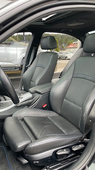 BMW 318i 18 of 28